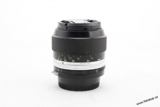 Nikon Micro 55mm f/3.5 Makro full-frame