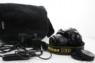Zrcadlovka Nikon D7000 + 18-50mm + brašna